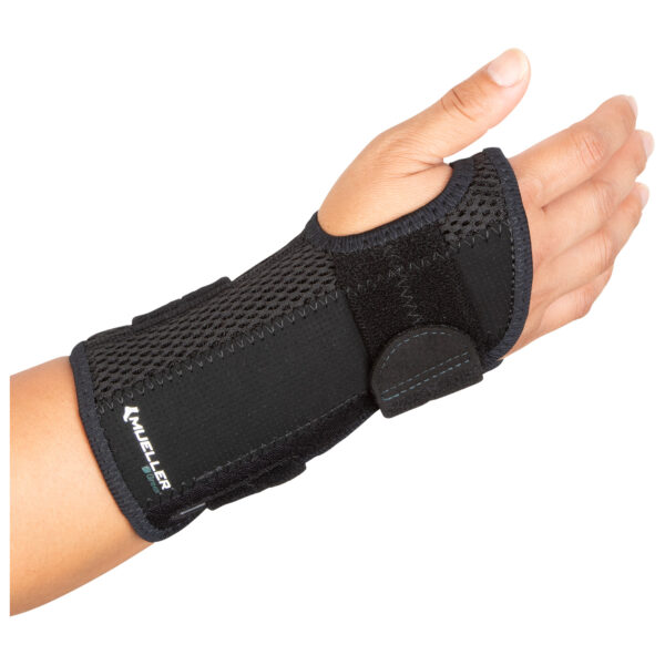 Mueller Reversible Wrist Brace